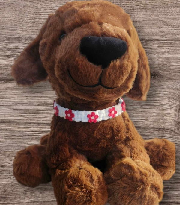 Pet Collar - Macrame - White with red applique flowers - Canada Patriotic