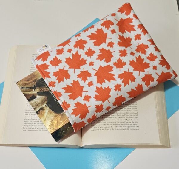Canadian Maple Leaf Book sleeve for book lovers