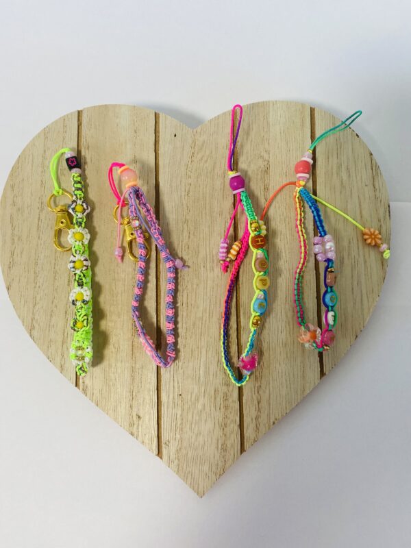 Quilling Love Macrame Phone Charms