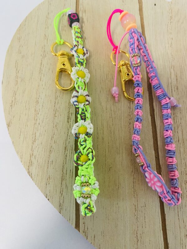 Quilling Love Macrame Phone Charms
