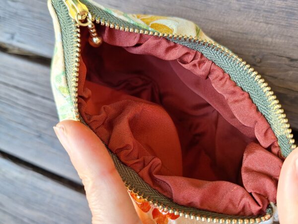 Kimono Clam-shaped Pouch made of Japanese Vintage Kimono with YKK Zipper Fabric cosmetic pouch small bag antique kimono repurposed upcycling