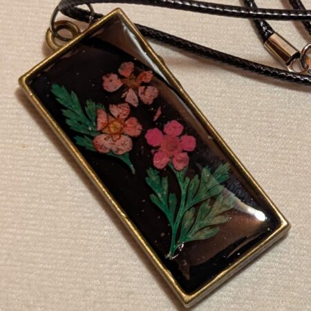 Bloom With Every Moment – Handcrafted Floral Pendant Necklace