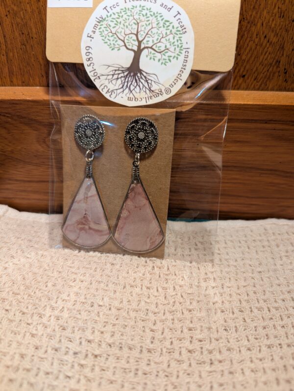 Elevate Your Style with Unique Artisan Earrings!