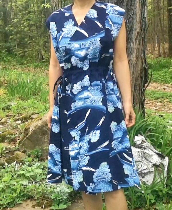 Kimono Wrap Summer Dress Blue cotton made of Japanese vintage Yukata Kimono fabric antique kimono upcycling adjustable waist free size