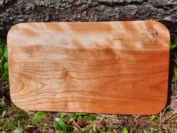 'Kingfisher' wooden cutting board/charcuterie board