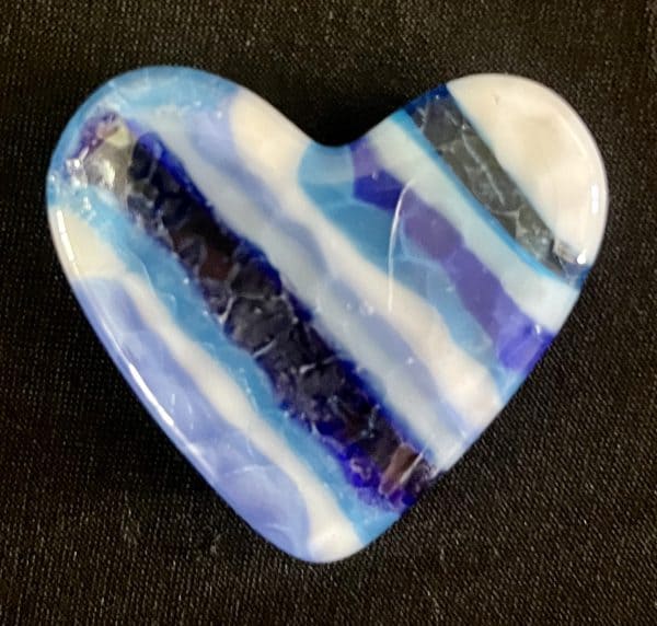 Medium glass pocket heart