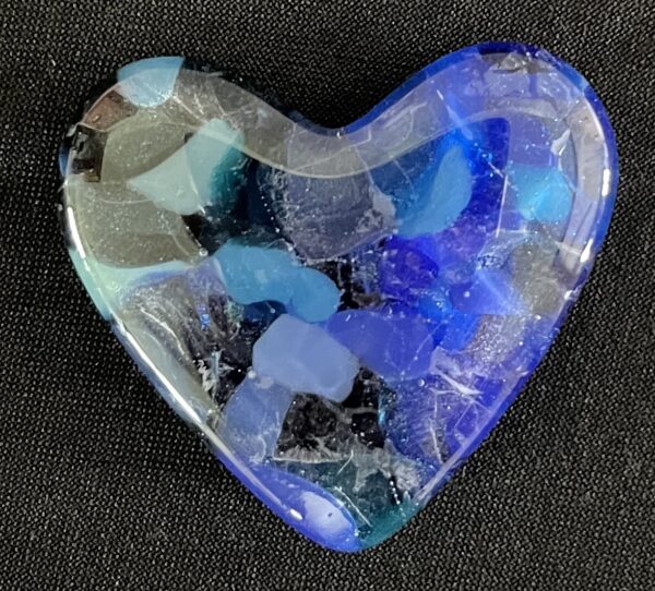 Medium glass pocket heart