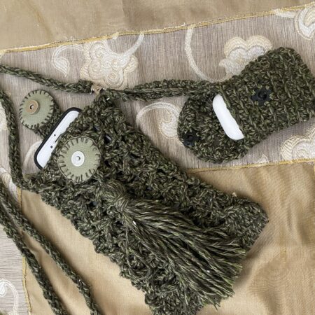 Crochet Phone &AirPods Carrier