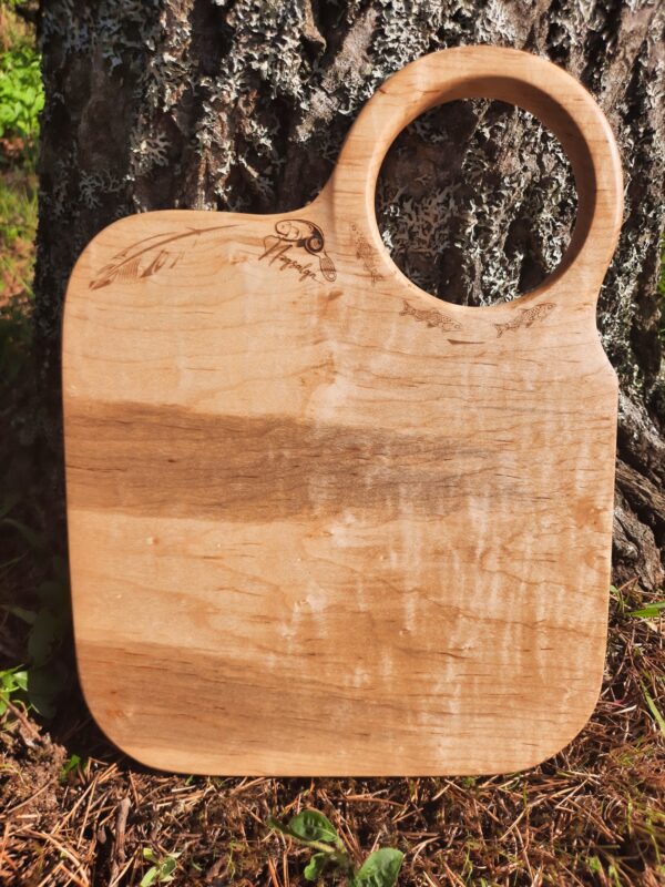 'Eagle Cry' wooden cutting board/charcuterie board