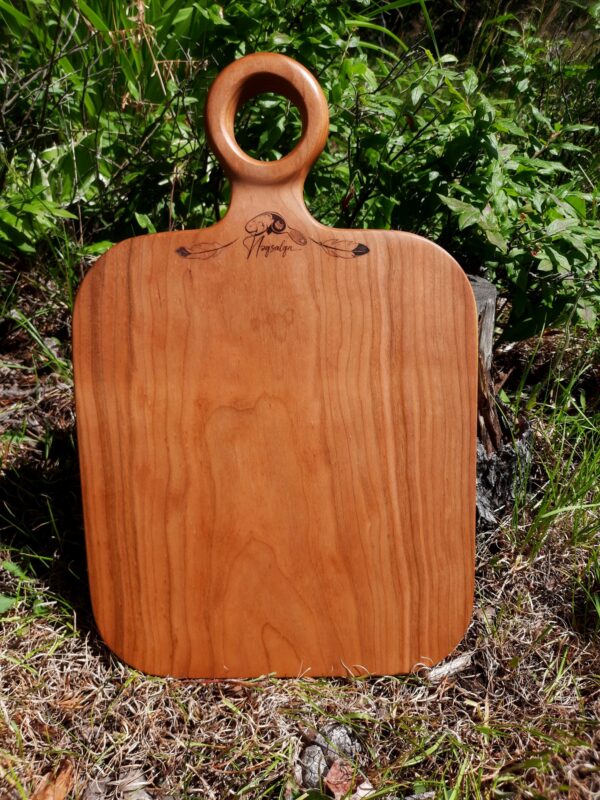 'Flight' wooden cutting board/charcuterie board