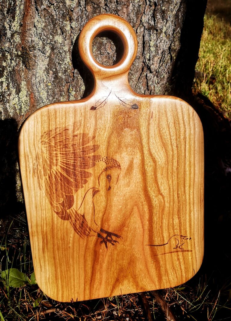 'Flight' wooden cutting board/charcuterie board