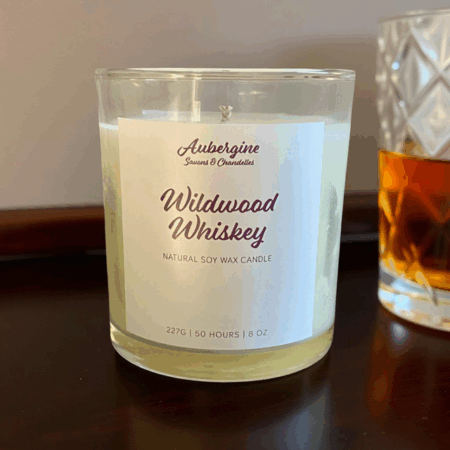 Wildwood Whiskey Scented Candle / Bougie Essence de Cèdre et Whisky, 227 g. - Free Shipping