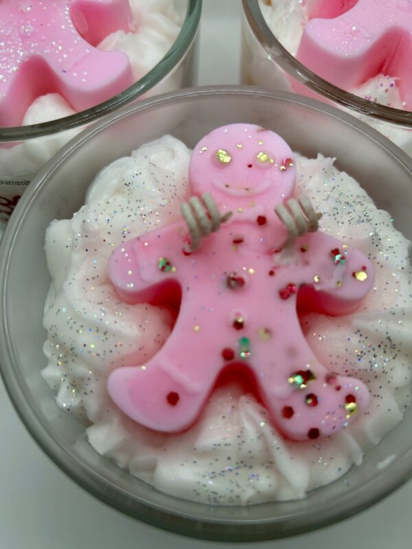 Blushing Gingerbread Candle