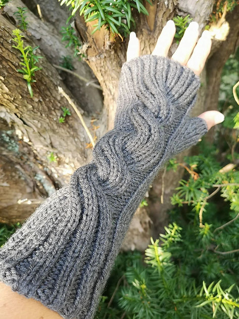 Grey 18th Century Scottish Highlands Fingerless Gloves
