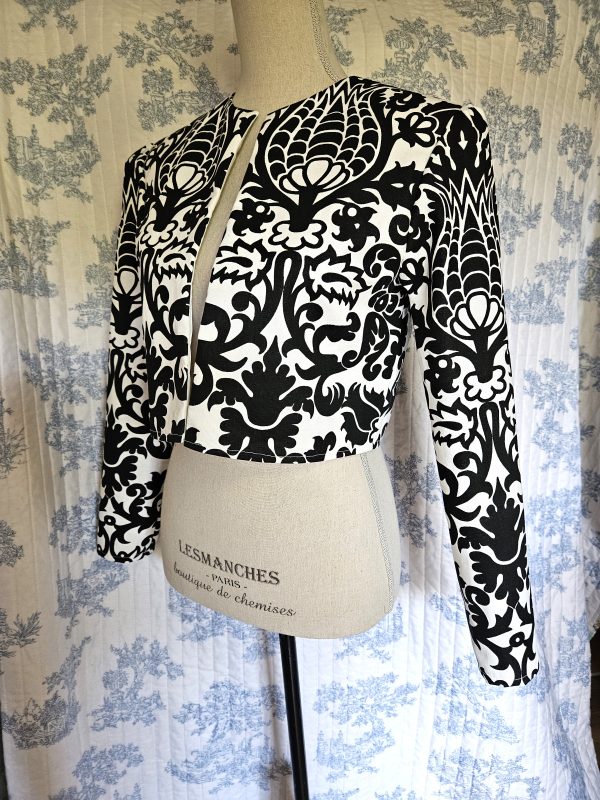 Size M Cropped Jacket Black And White