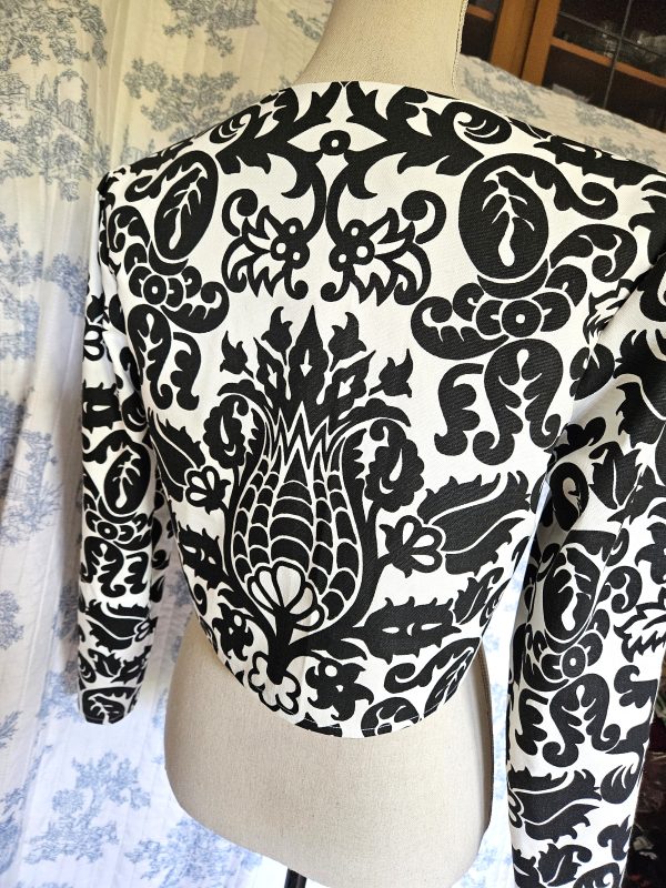 Size M Cropped Jacket Black And White