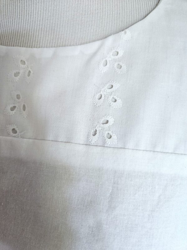 Size L Retro Cotton Eyelet Cropped Top
