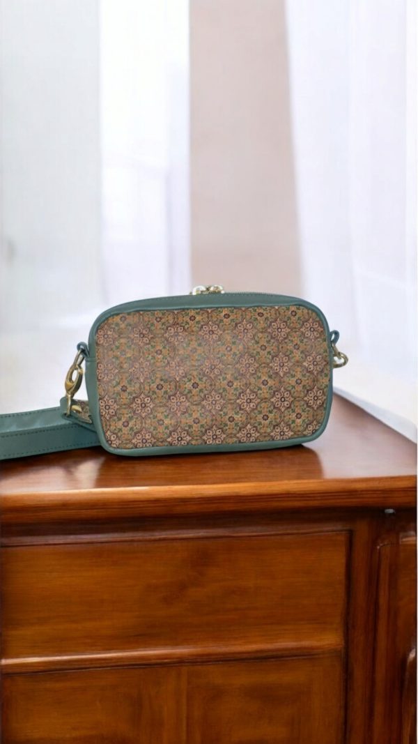 Tiny Cata Crossbody