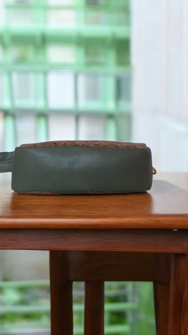 Tiny Cata Crossbody