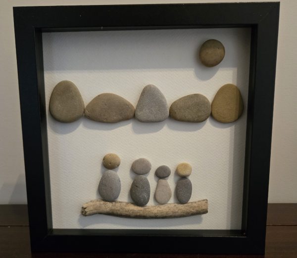 Pebble Art-8" x 8"- Family of Four