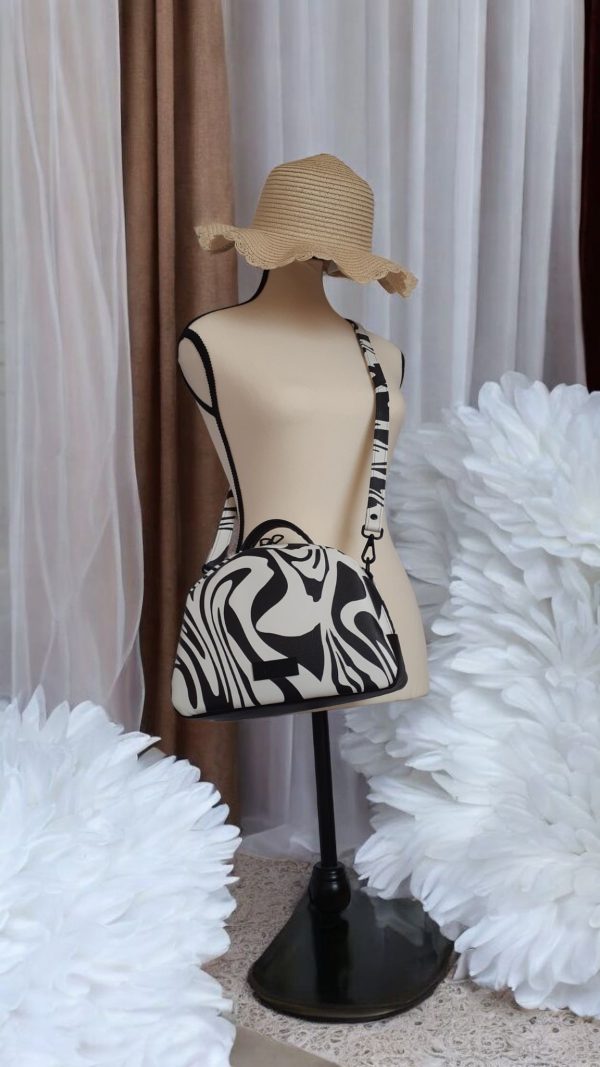 Konin Bowler Purse