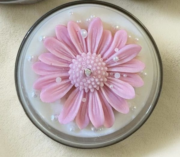 Celebration Pink Daisy & Pearls Candle, 170 g