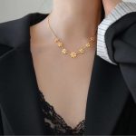 NEW 18k Gold Plated Flower Necklace Tarnish-Free Stainless Steel