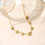 NEW 18k Gold Plated Flower Necklace Tarnish-Free Stainless Steel