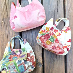 Kimono Cat-shaped Pouch made of Japanese vintage kimono fabric tiny bags with snap buttons antique kimono upcycling