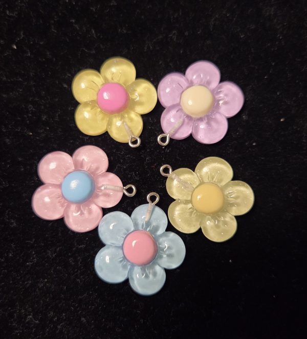 Handcrafted Petal Pop Floral Keychain – Colorful Bag & Key Accessory