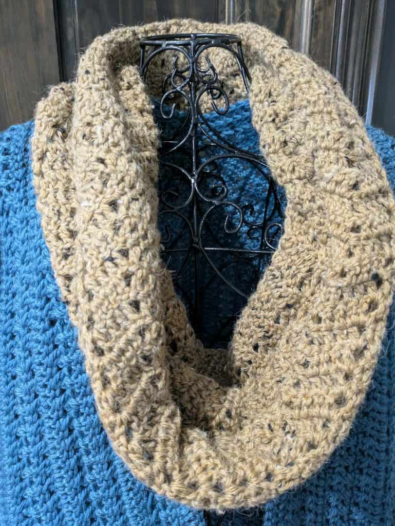 220-Chevron-sand-dune-neck-warmer