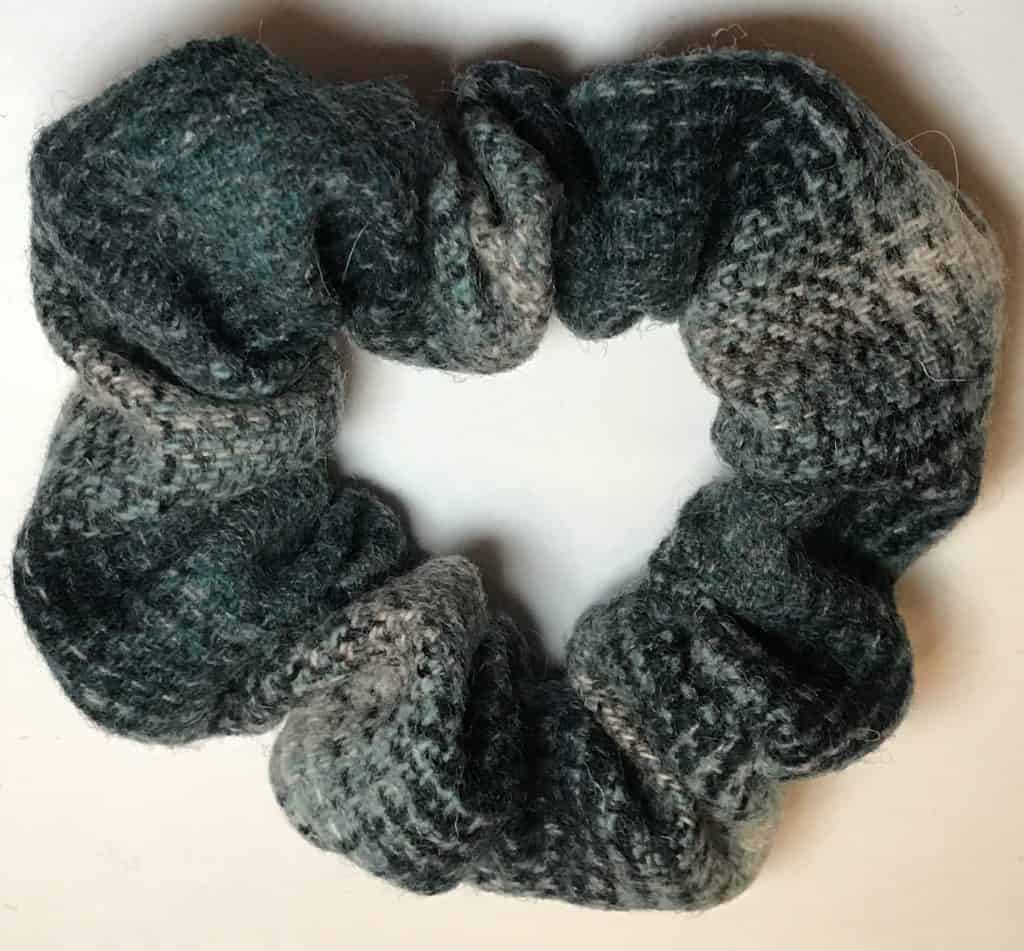 Greeen-plaid-Scrunchie