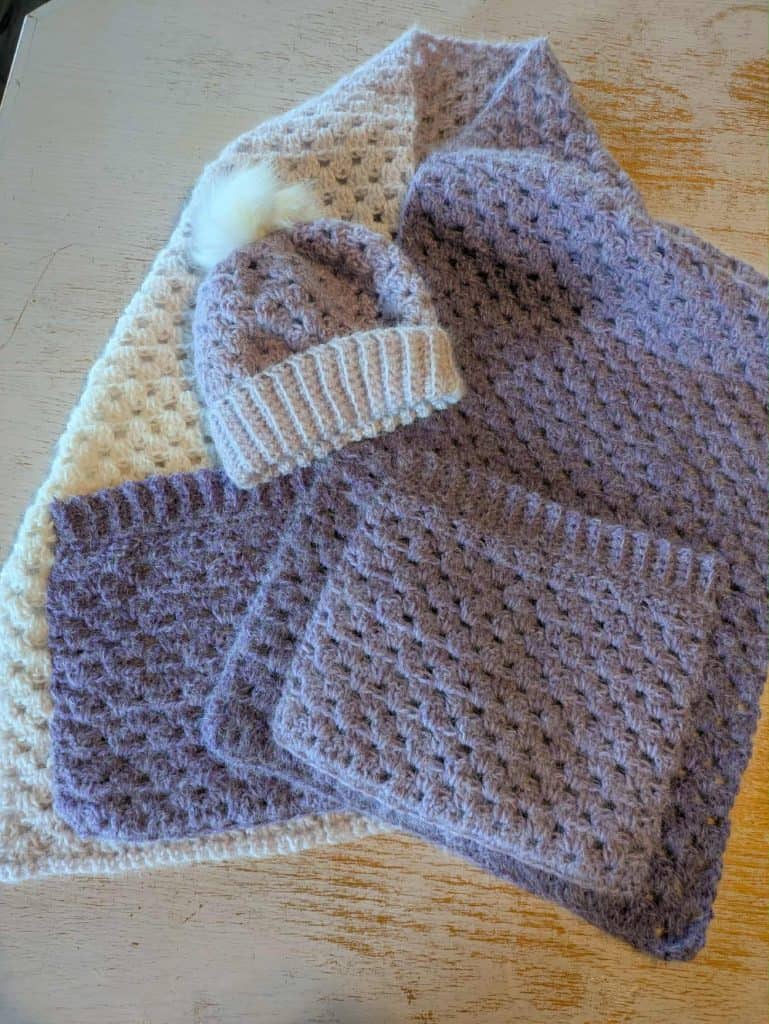 HM175-set-perfect-phasing-hat-pocket-scarf