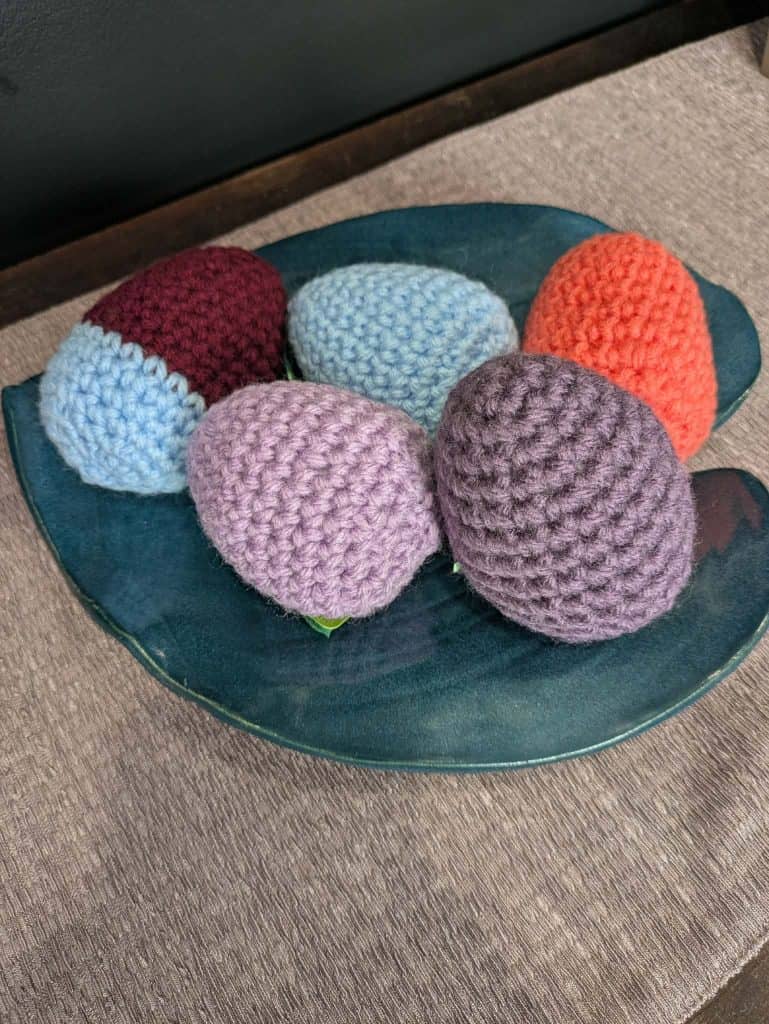 HM98-28-acrylic-easter-eggs.jpg1_