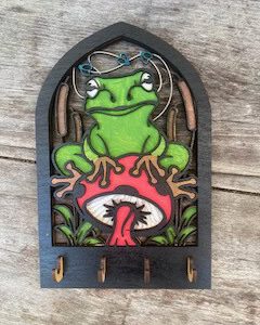 keyholder, frog on a mushroom