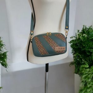 Tiny Cata Crossbody
