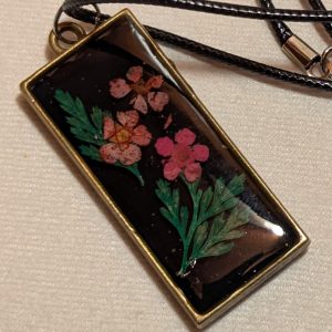 Bloom With Every Moment – Handcrafted Floral Pendant Necklace