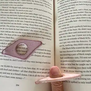 book thumb holder