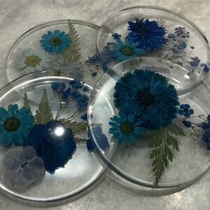 🌸 Unique Hand-Poured Dried Flower Coasters (Set of 4, STD shipping included)🌸